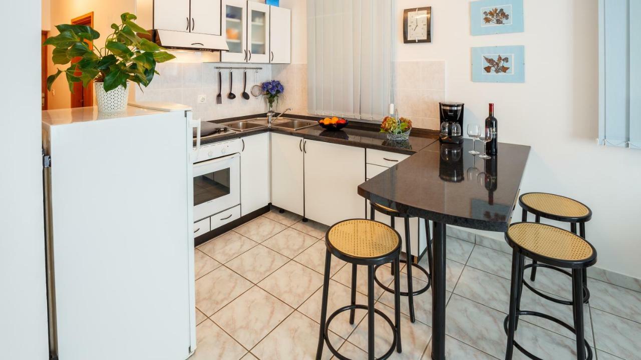Josephine Apartman Njivice Kültér fotó